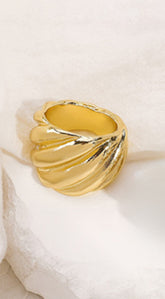 Yola Geometric Metal Stripe Textured Ring - Gold